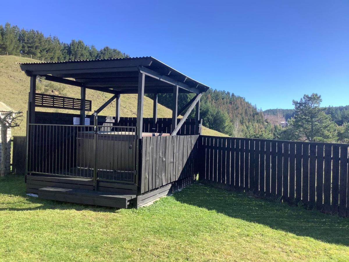 The Farmhouse - Taupo Villa Kinloch Dış mekan fotoğraf